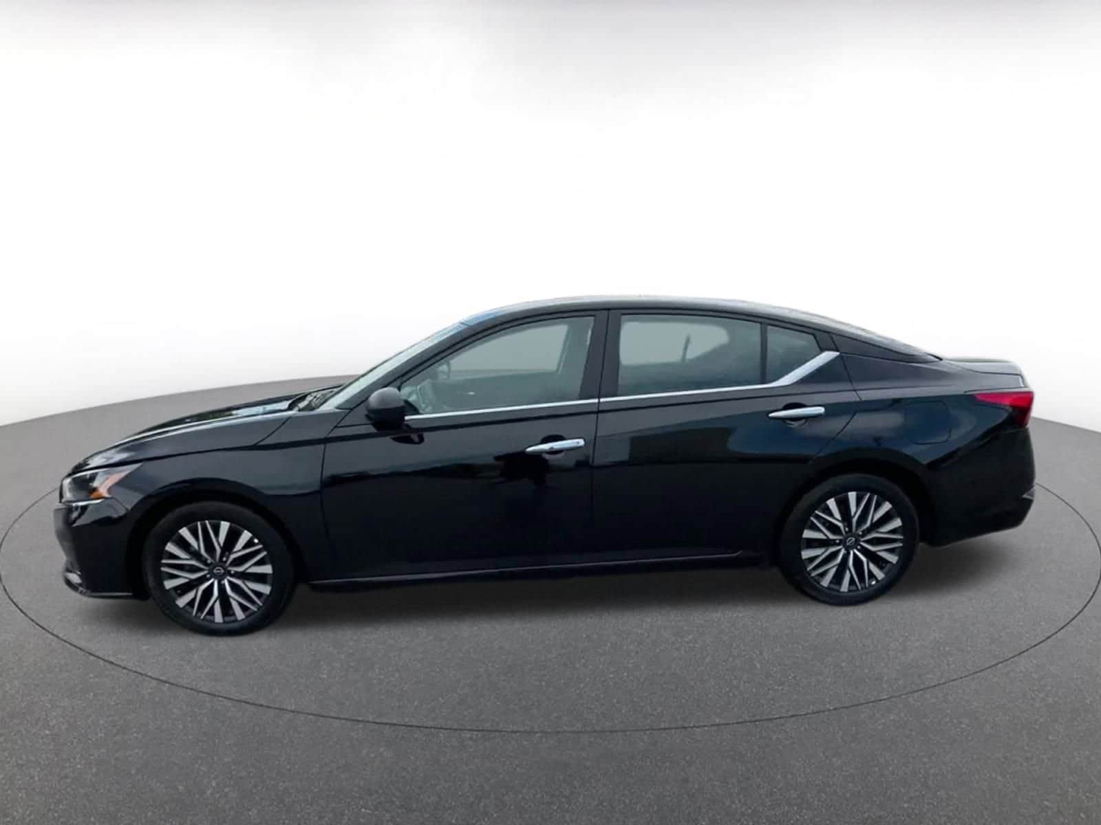 Thumbnail: 2024 Nissan Altima - 9