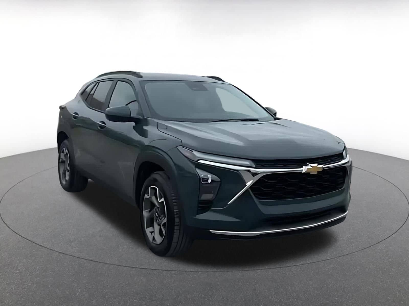 Thumbnail: 2025 Chevrolet Trax - 3