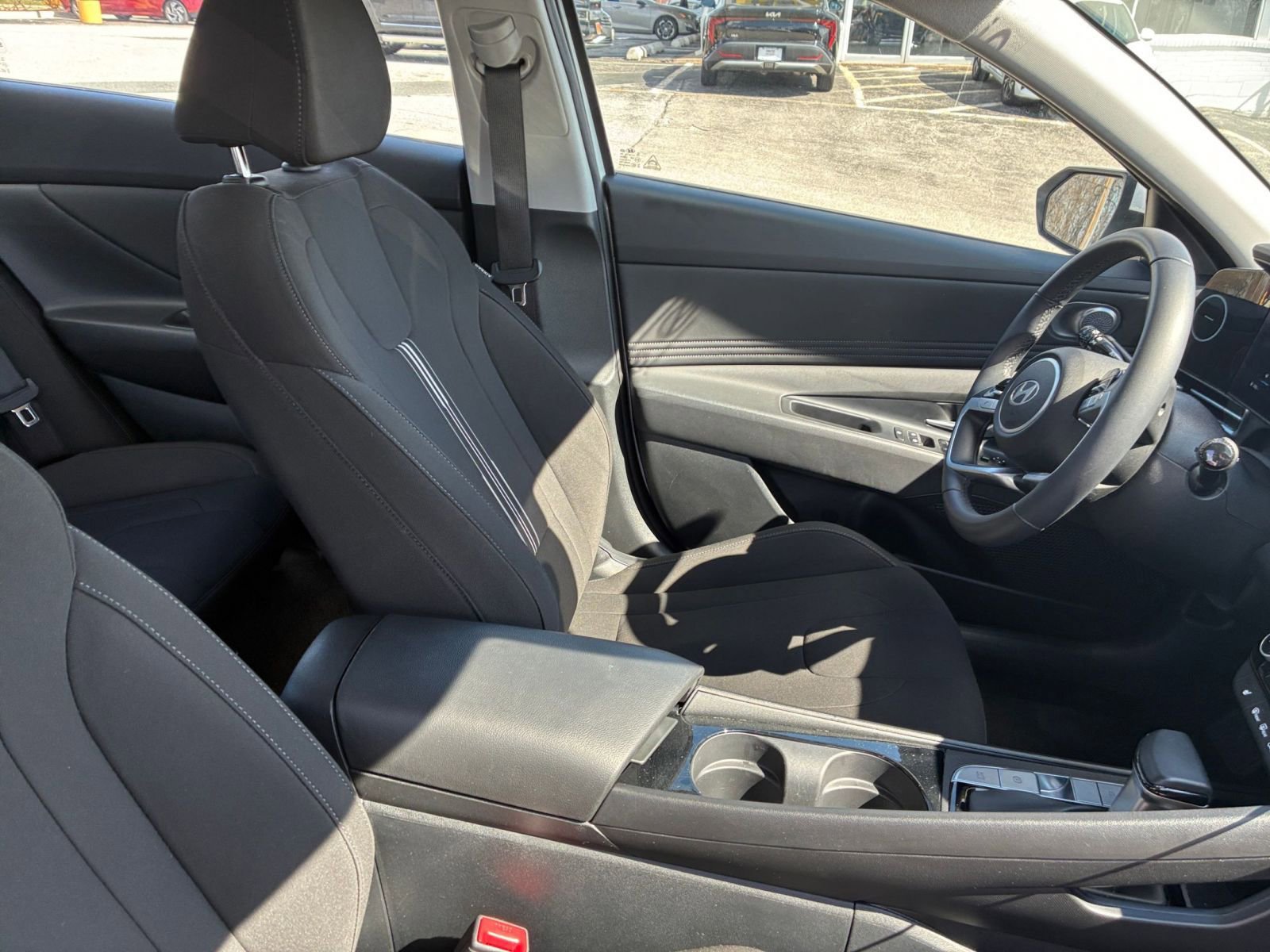 Thumbnail: 2025 Hyundai Elantra - 31