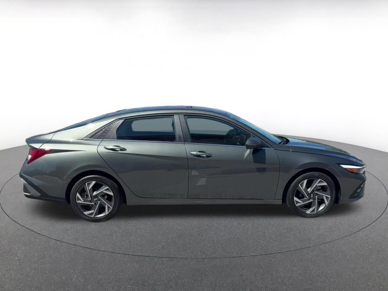 Thumbnail: 2025 Hyundai Elantra - 16