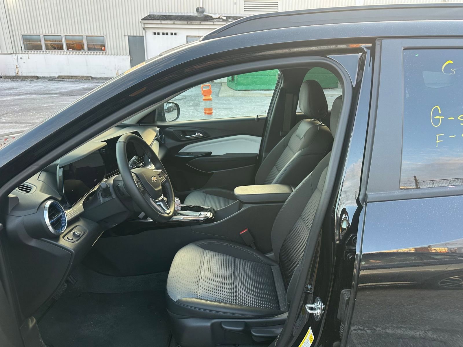 Thumbnail: 2025 Chevrolet Trax - 7