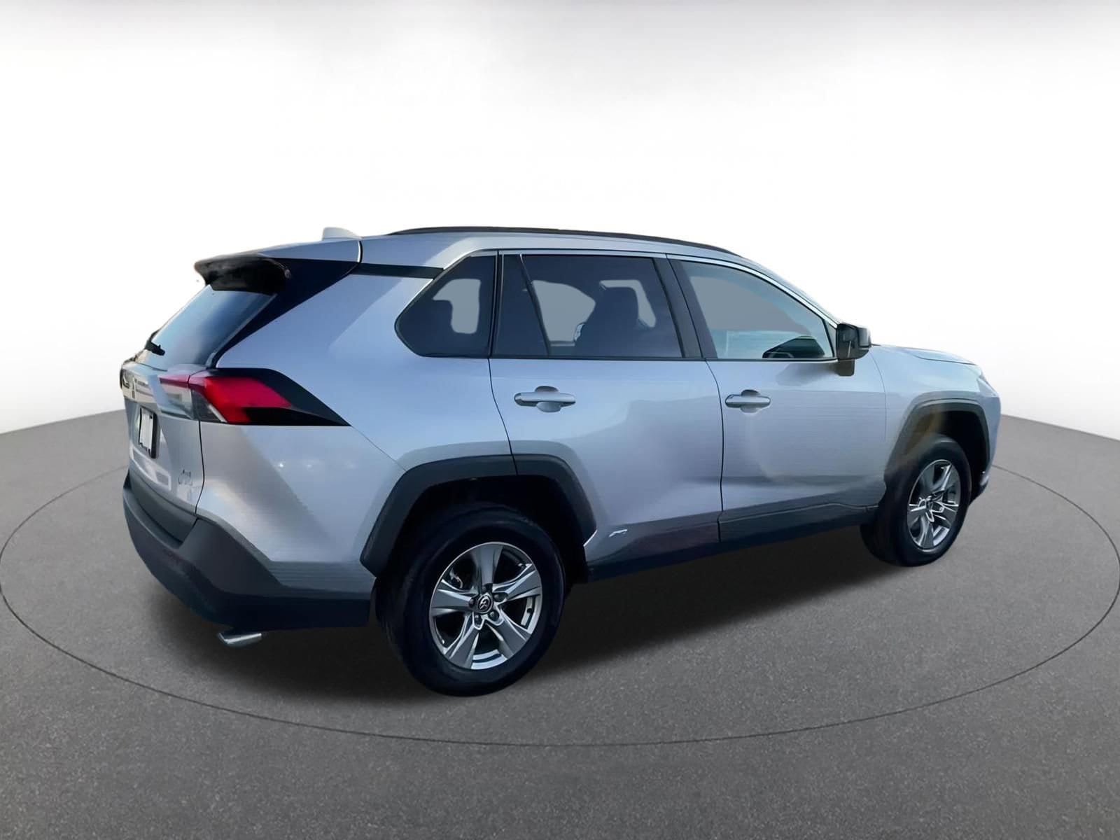Thumbnail: 2025 Toyota RAV4 - 14