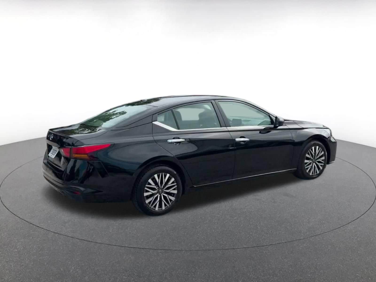 Thumbnail: 2025 Nissan Altima - 14
