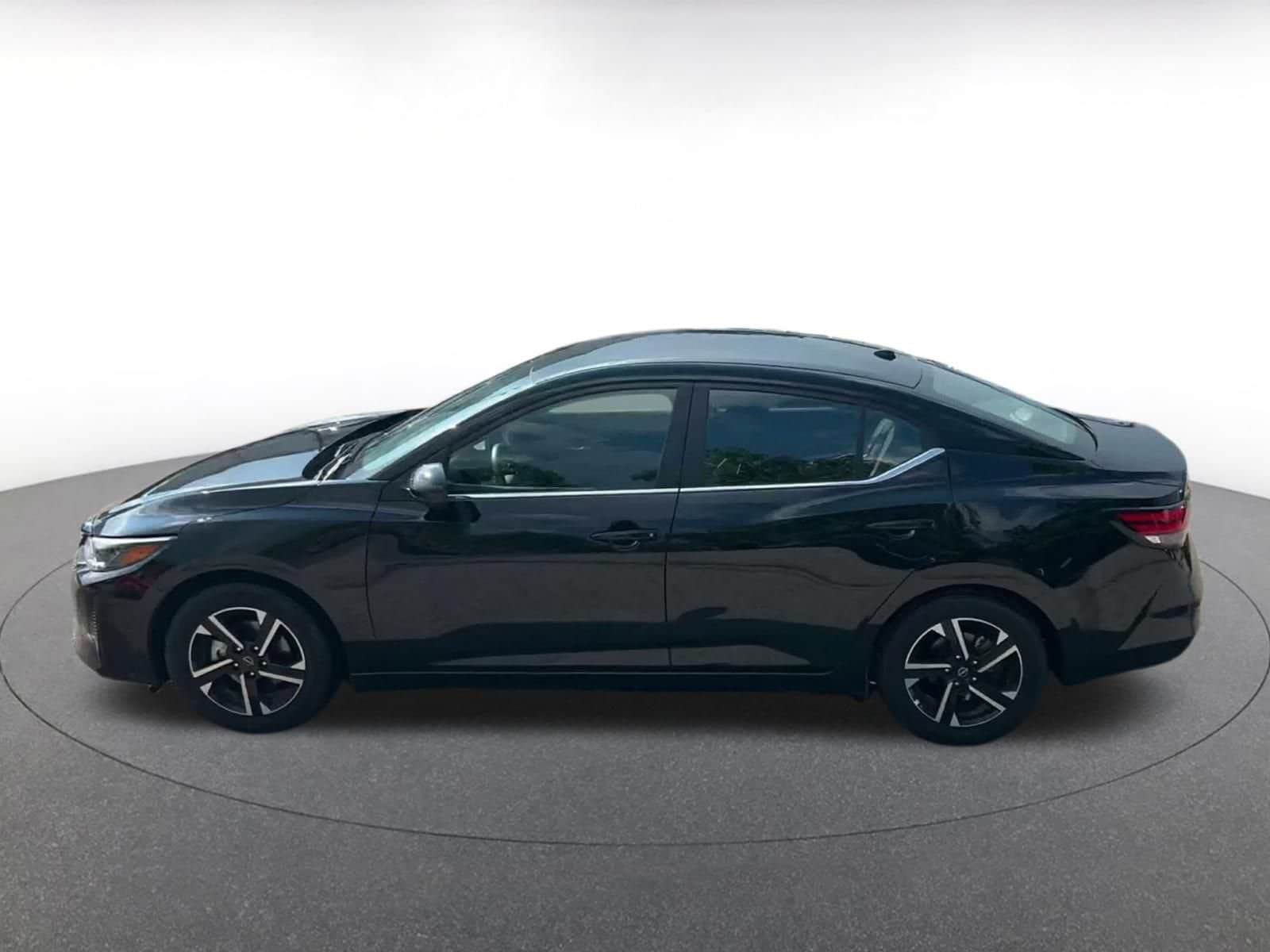 Thumbnail: 2025 Nissan Sentra - 9