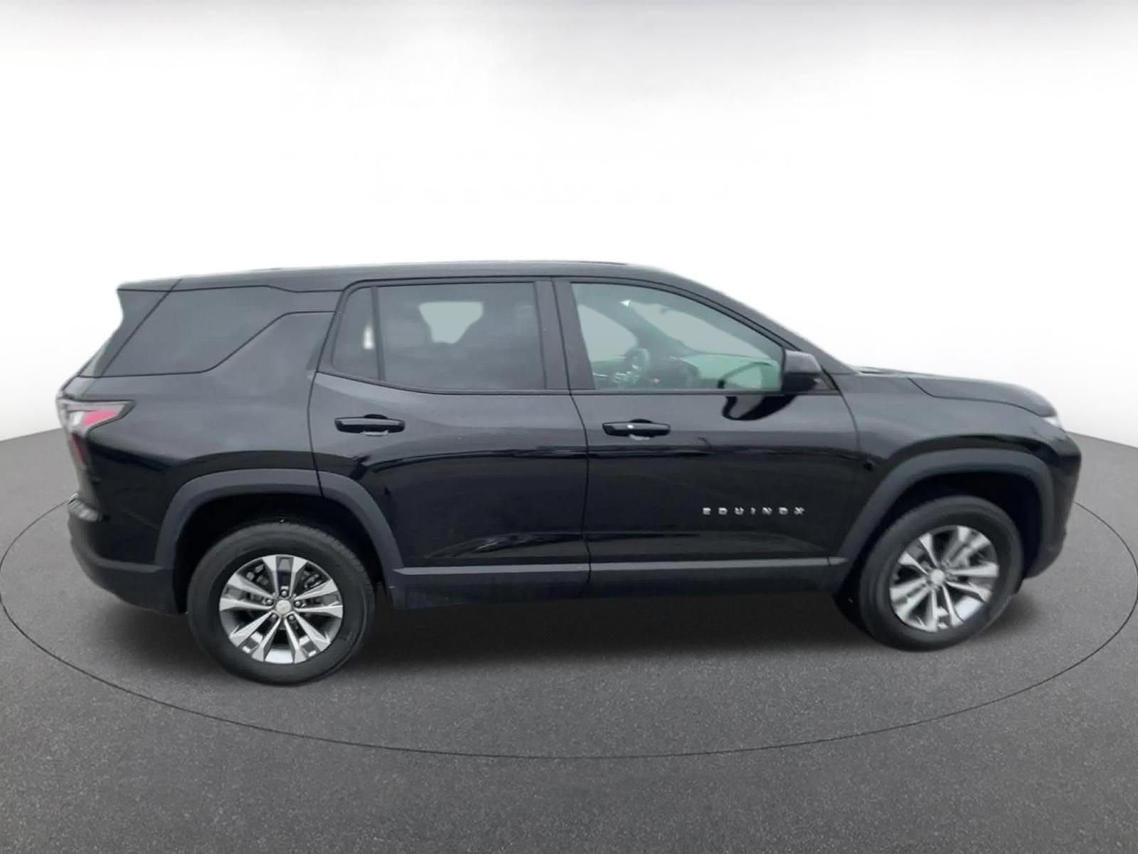 Thumbnail: 2025 Chevrolet Equinox - 16