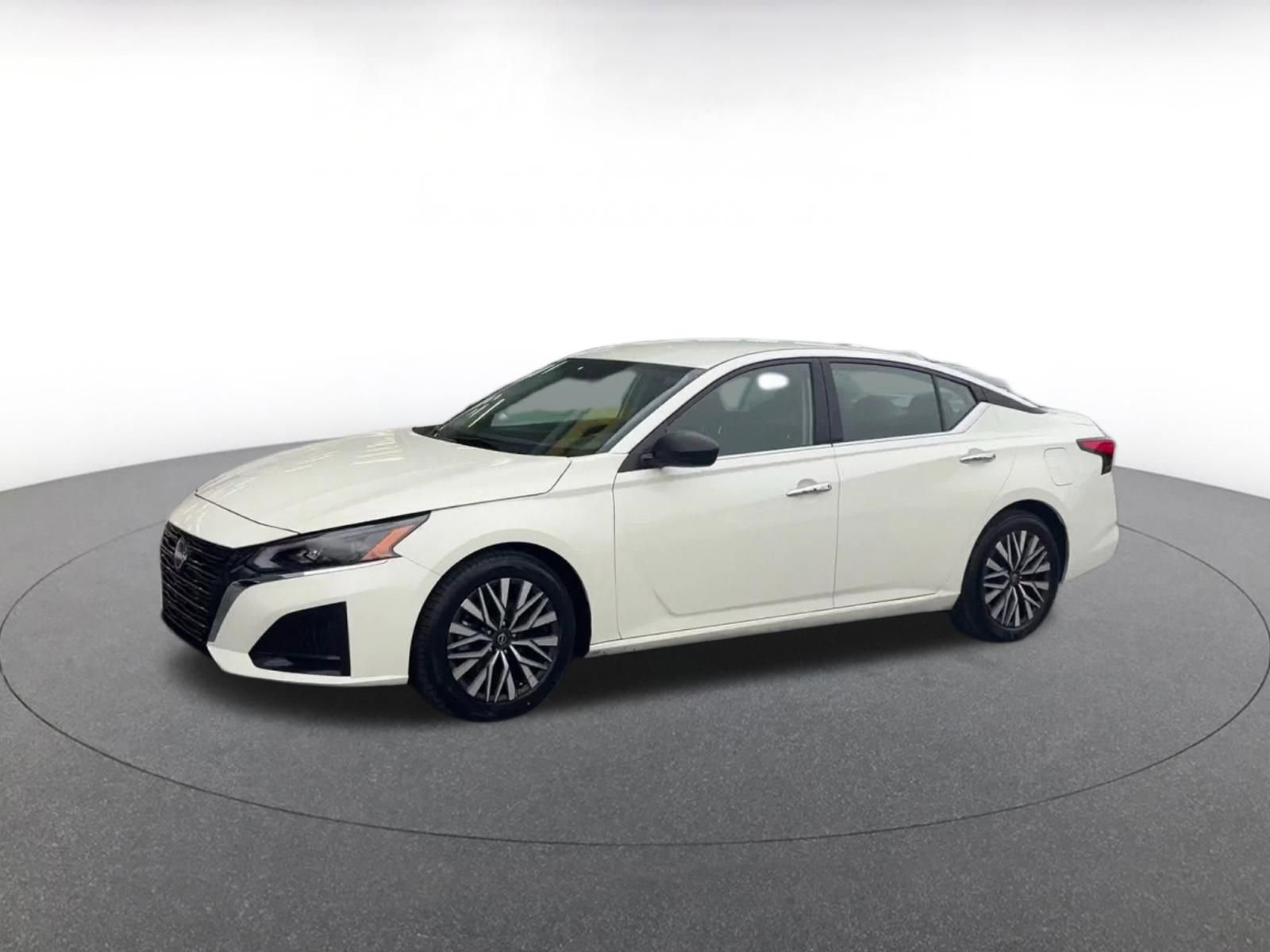 Thumbnail: 2025 Nissan Altima - 8