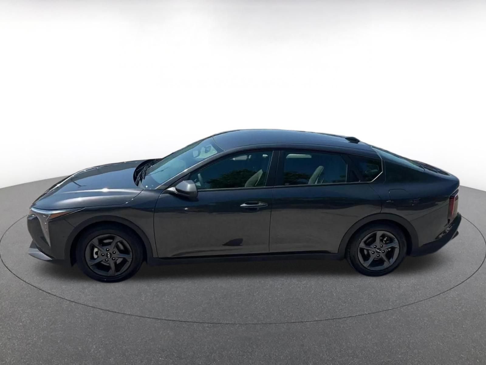 2025 Kia K4 LXS - Photo 9
