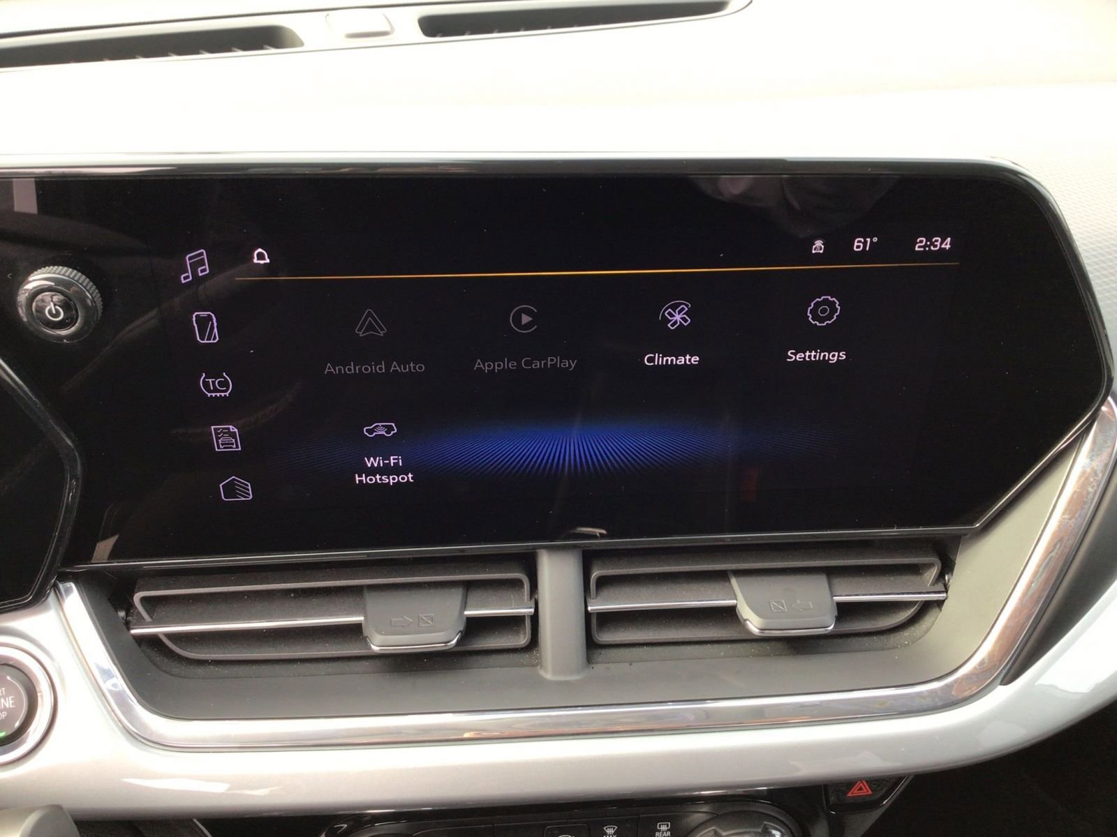 Thumbnail: 2025 Chevrolet Trax - 17