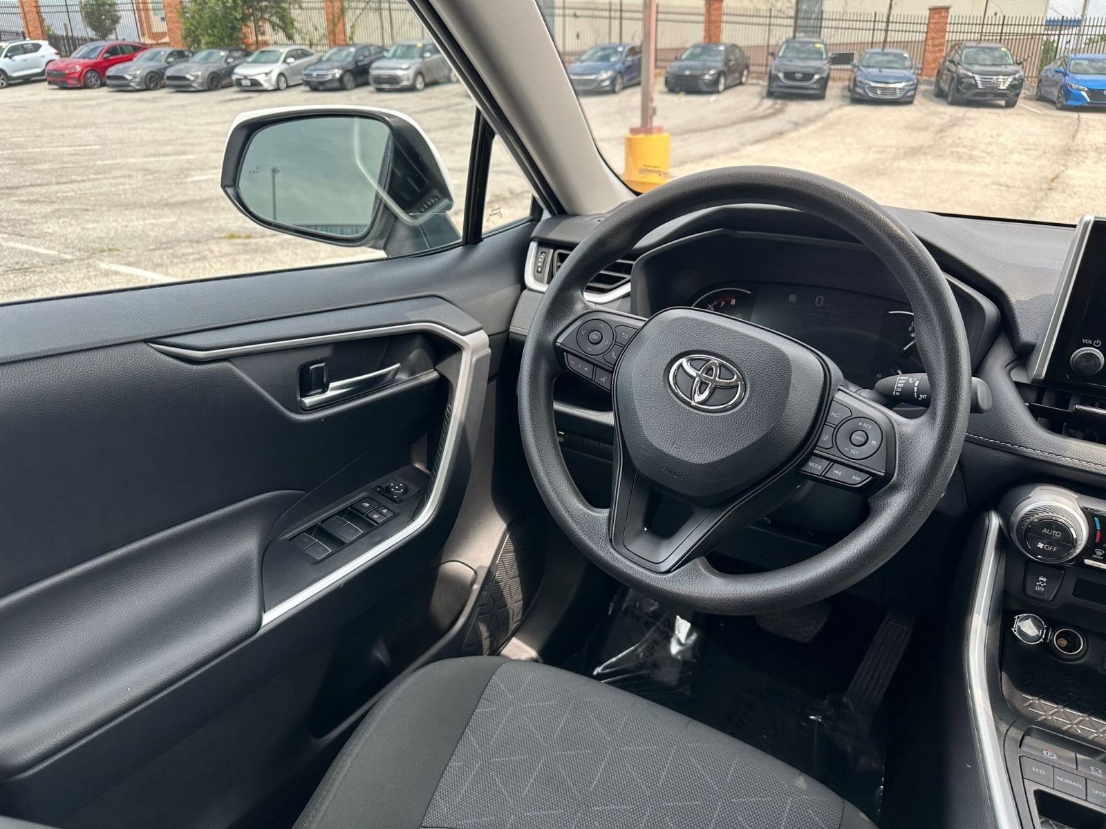 Thumbnail: 2024 Toyota RAV4 - 34