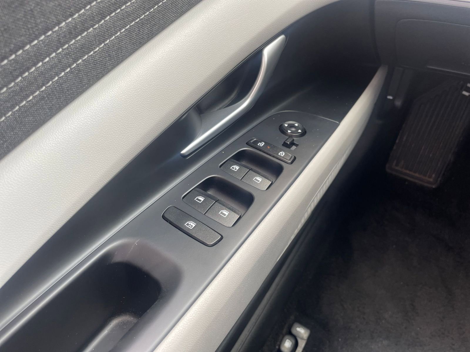 Thumbnail: 2025 Hyundai Elantra - 18