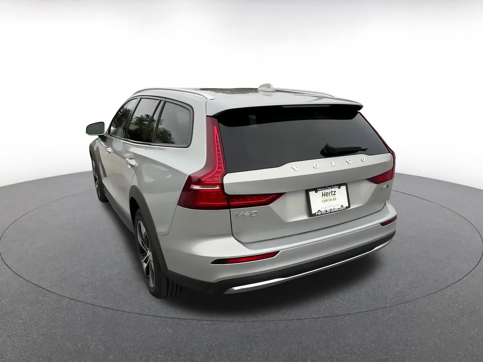 Thumbnail: 2025 Volvo S60 - 11