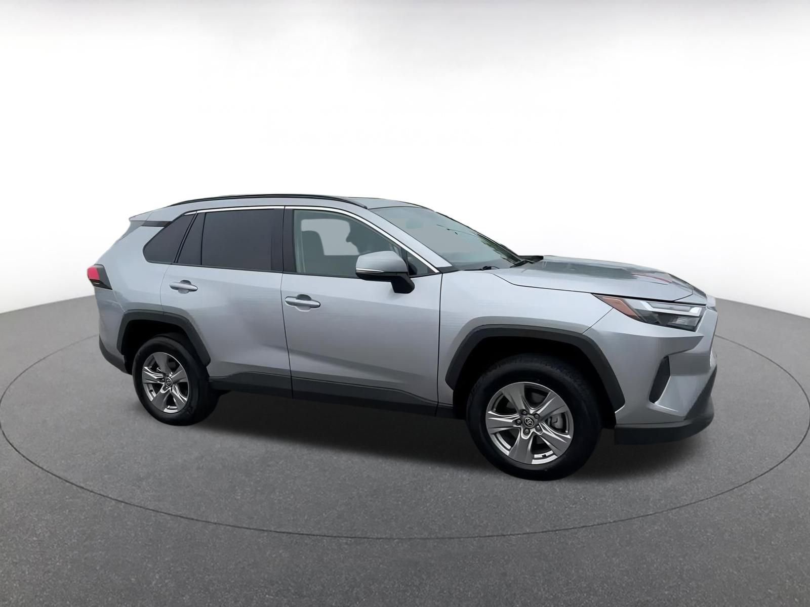 2024 Toyota RAV4 XLE 2