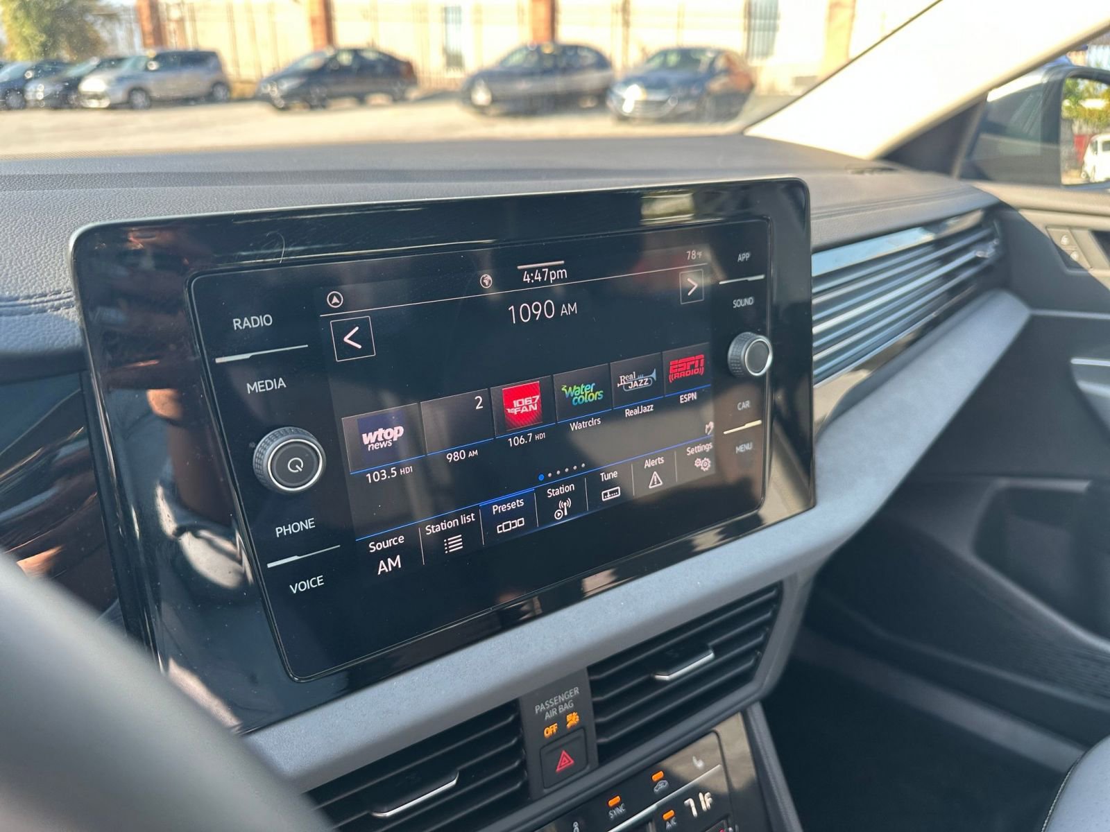 Thumbnail: 2025 Volkswagen Jetta - 21