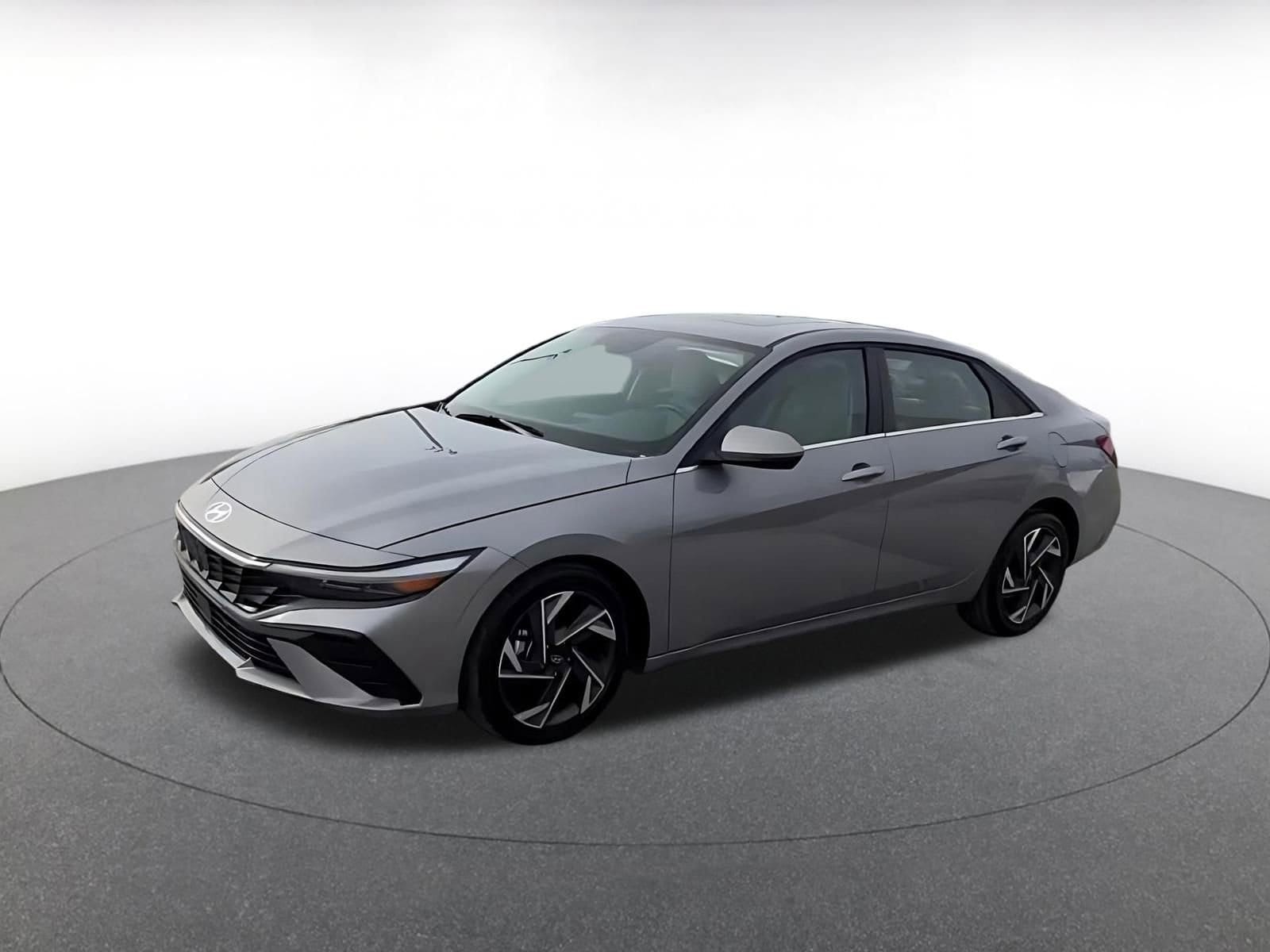 Thumbnail: 2025 Hyundai Elantra - 4