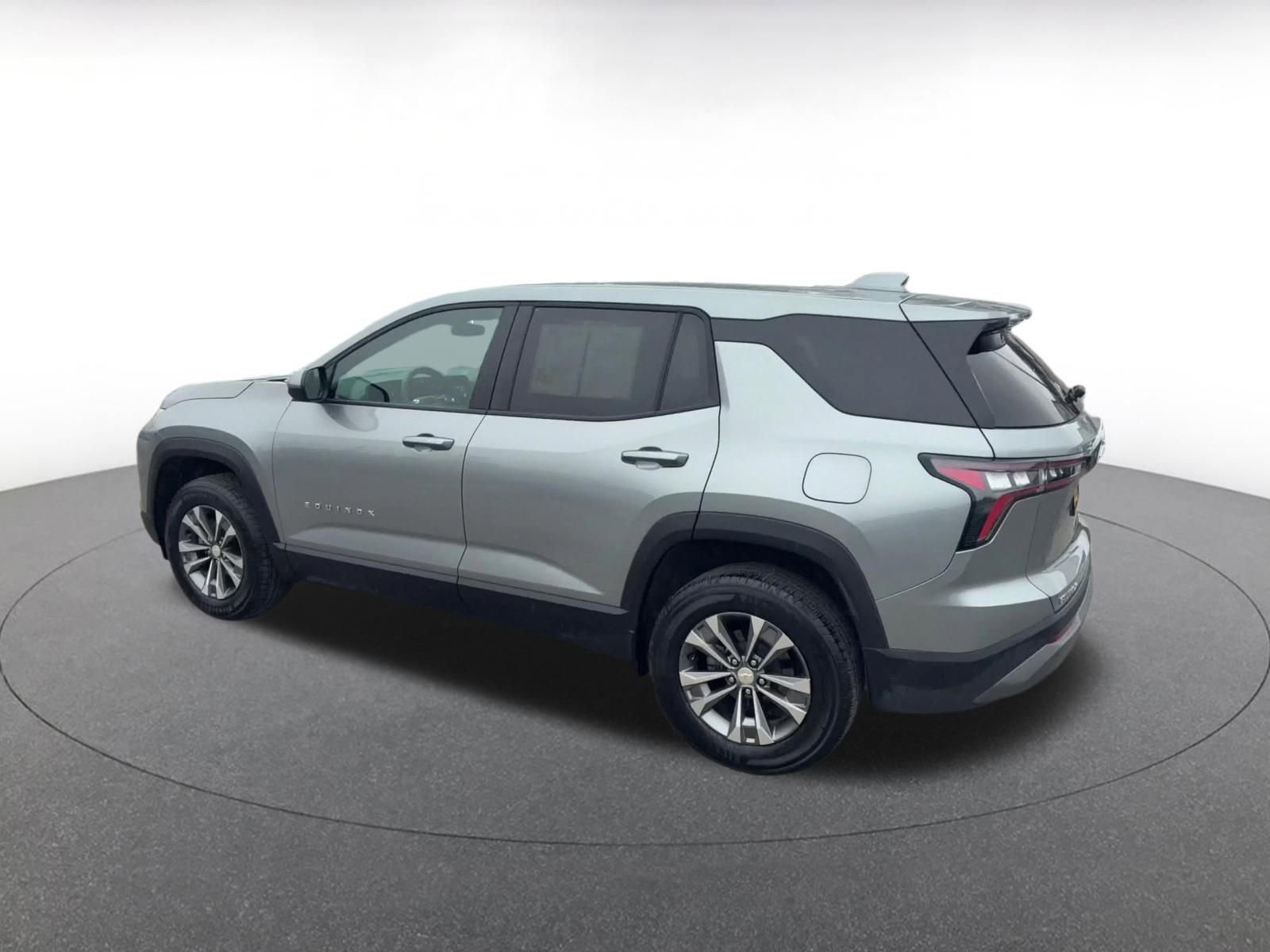 Thumbnail: 2025 Chevrolet Equinox - 10