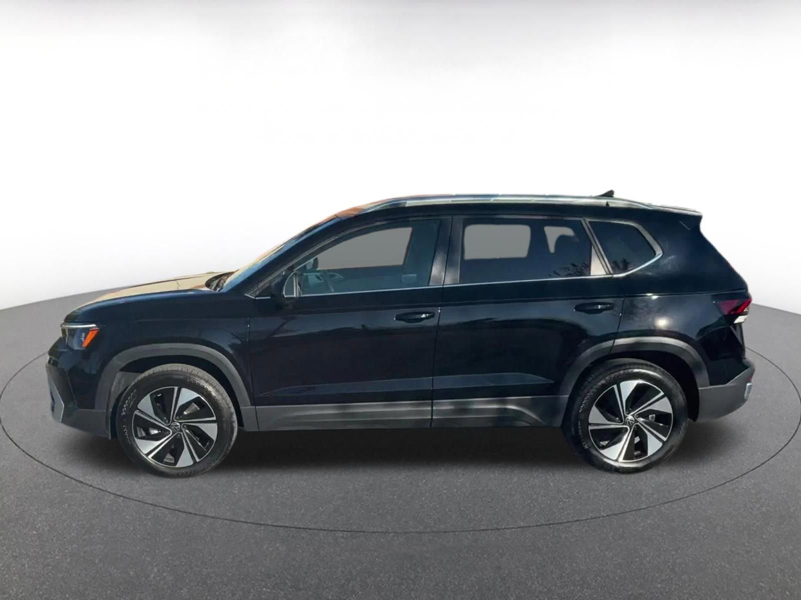 Thumbnail: 2025 Volkswagen Taos - 9