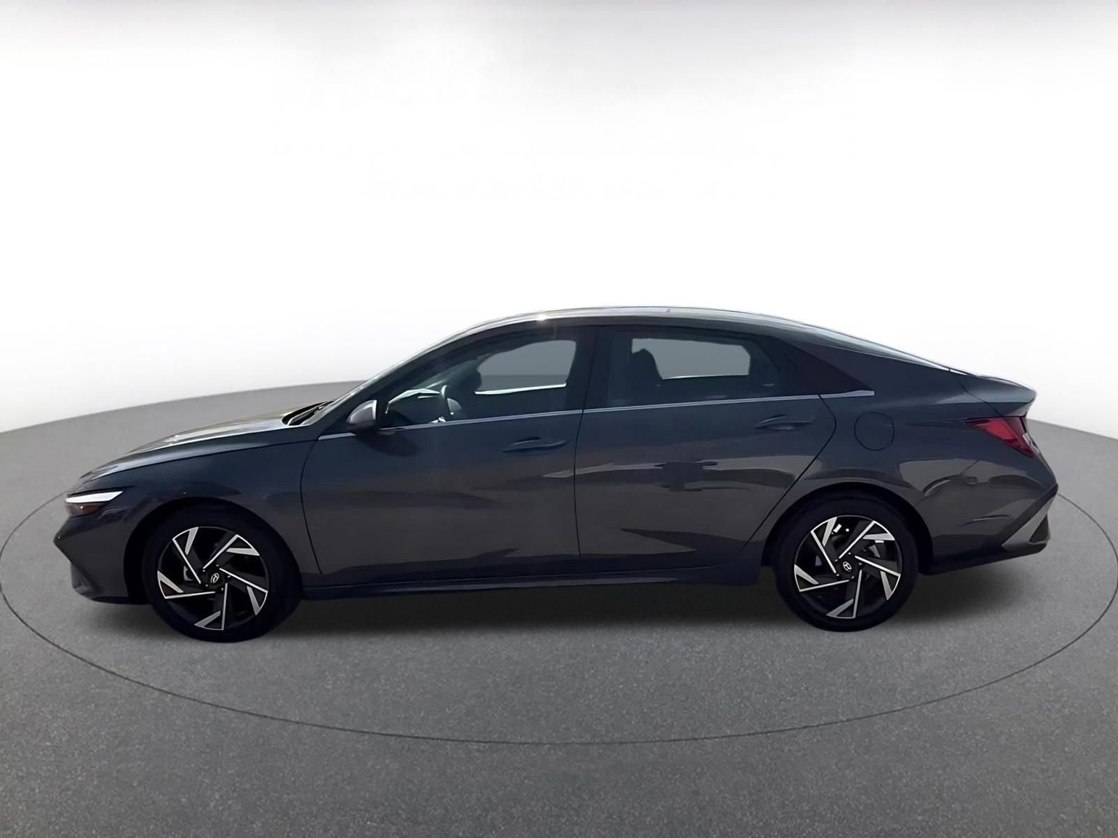 Thumbnail: 2025 Hyundai Elantra - 9