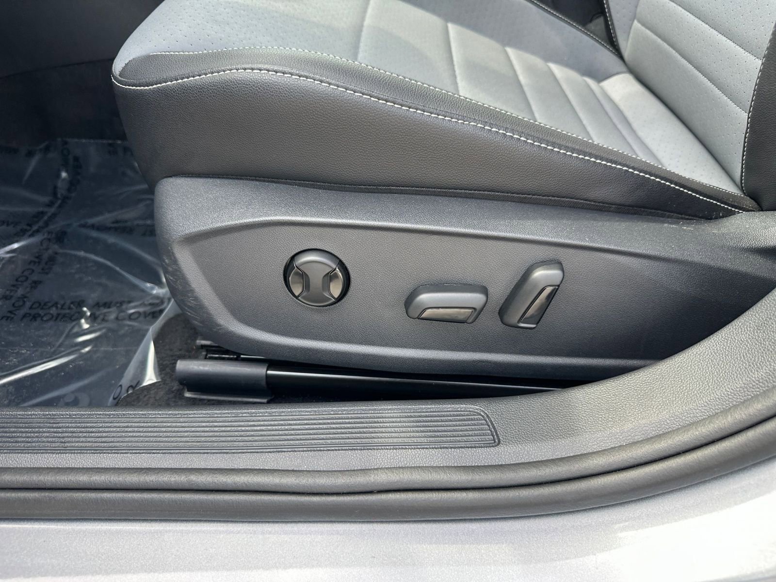 Thumbnail: 2025 Volkswagen Jetta - 23