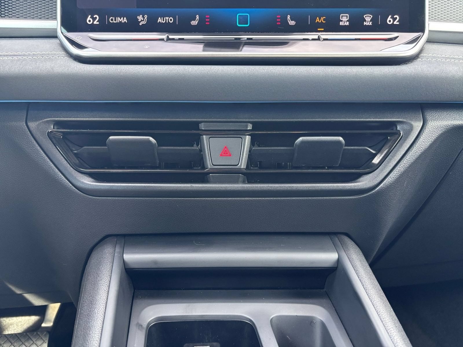 Thumbnail: 2026 Volkswagen Tiguan - 16