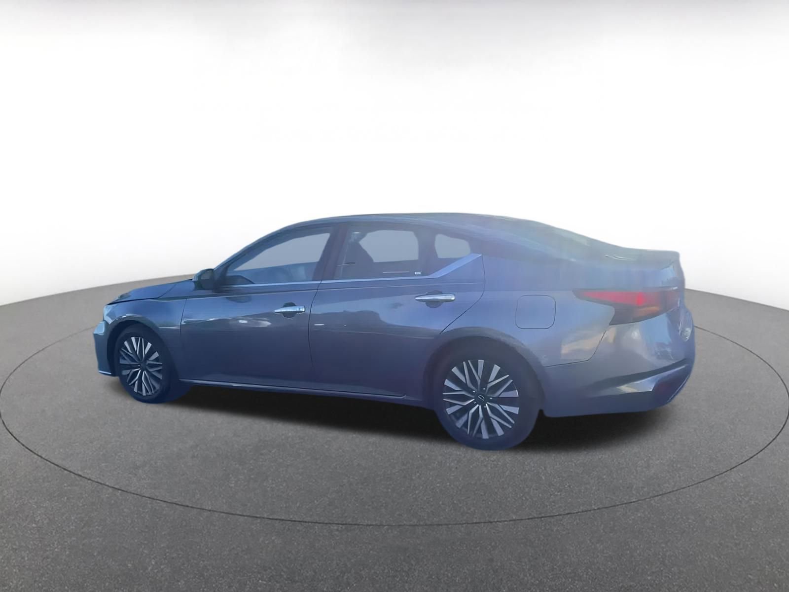 Thumbnail: 2023 Nissan Altima - 10