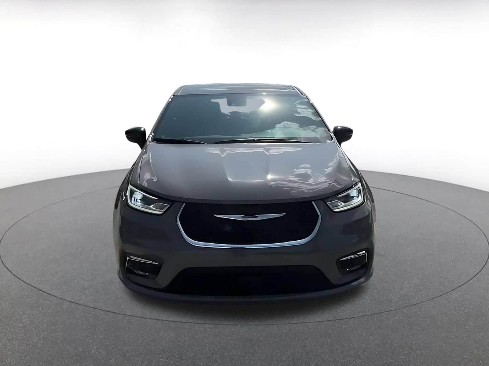 Thumbnail: 2025 Chrysler Pacifica - 4