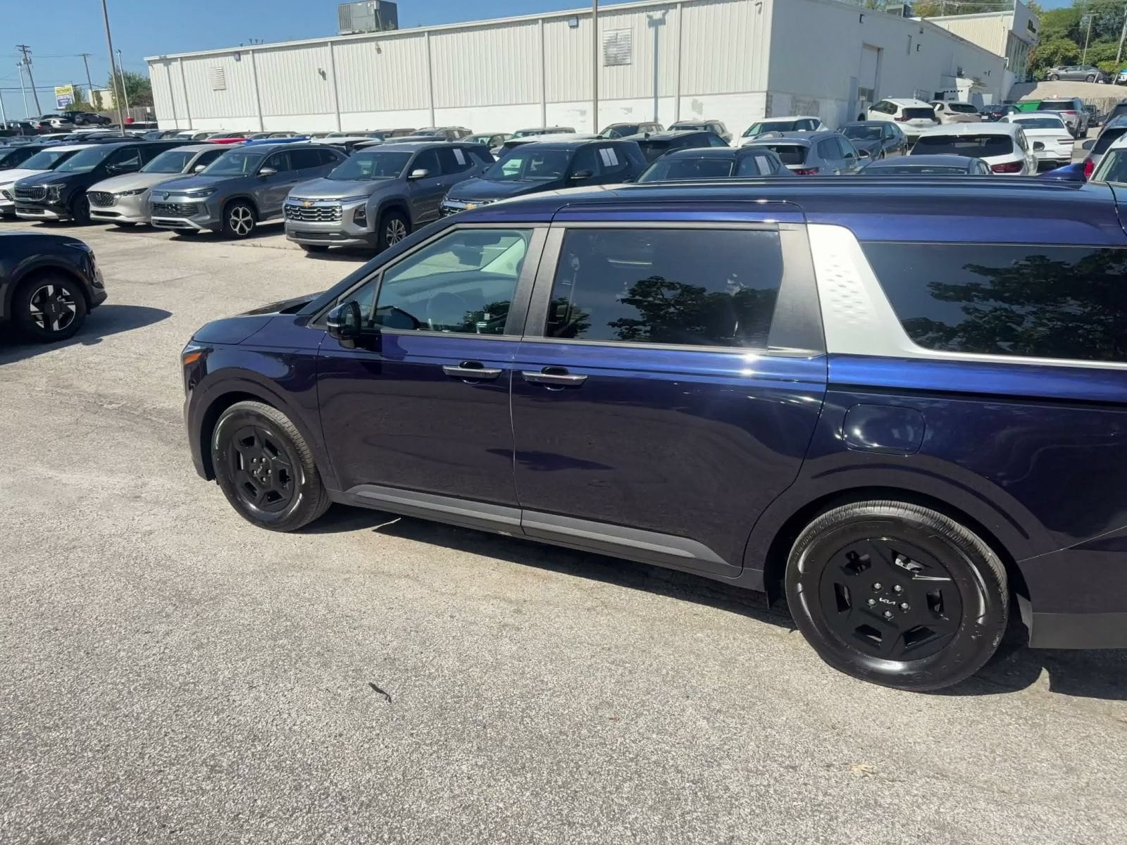 Thumbnail: 2026 Kia Carnival - 9