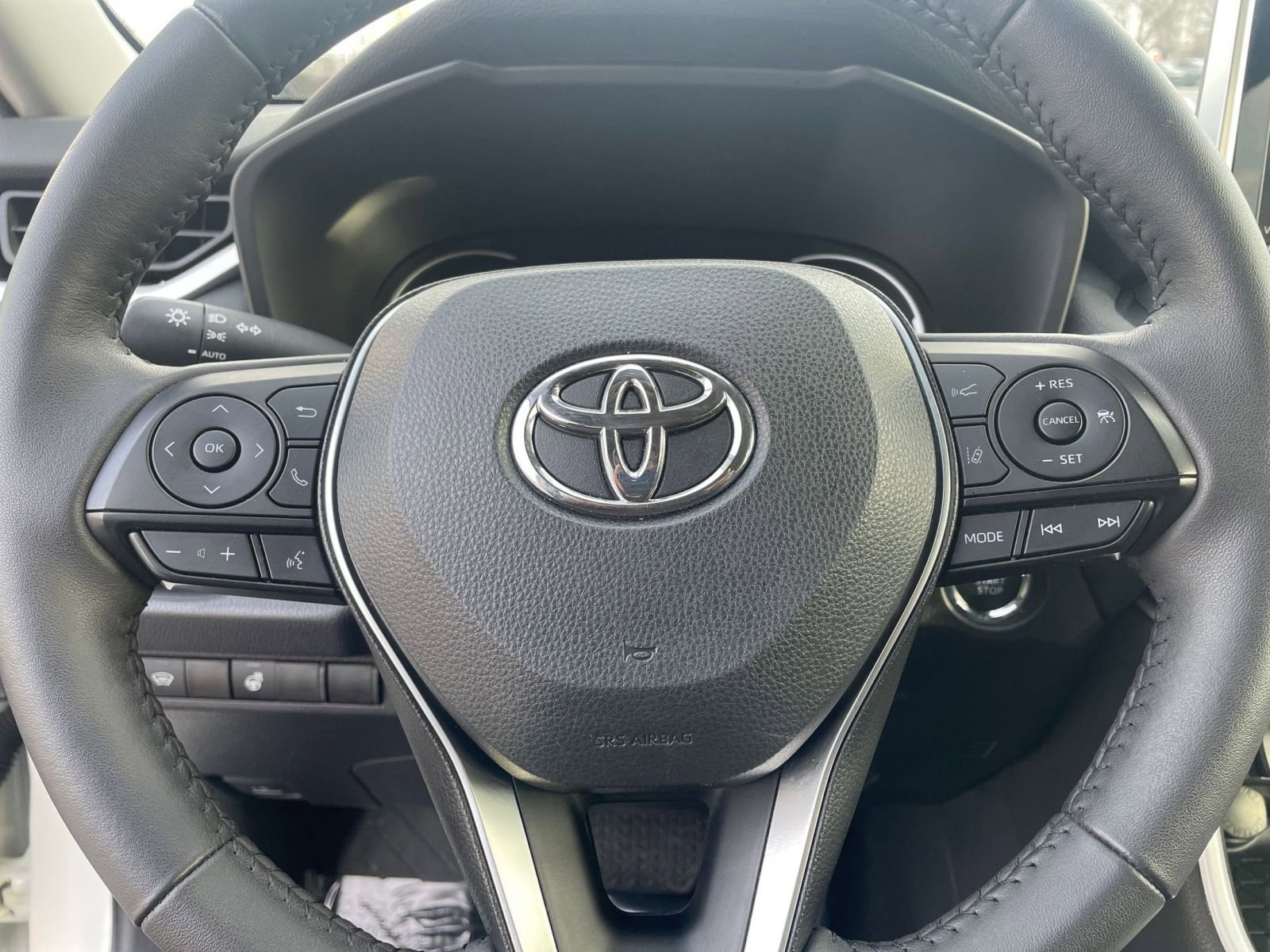 Thumbnail: 2025 Toyota RAV4 - 28