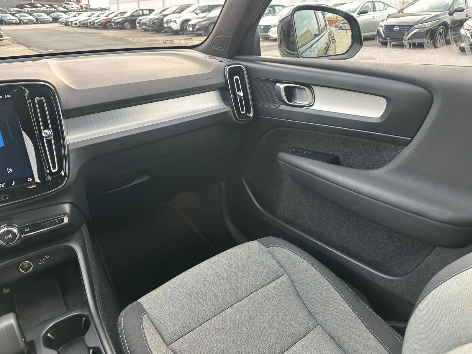 Thumbnail: 2024 Volvo XC40 - 35