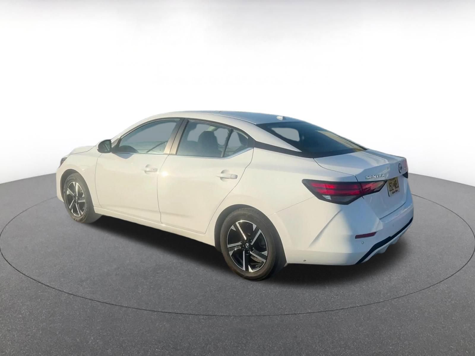 Thumbnail: 2025 Nissan Sentra - 10