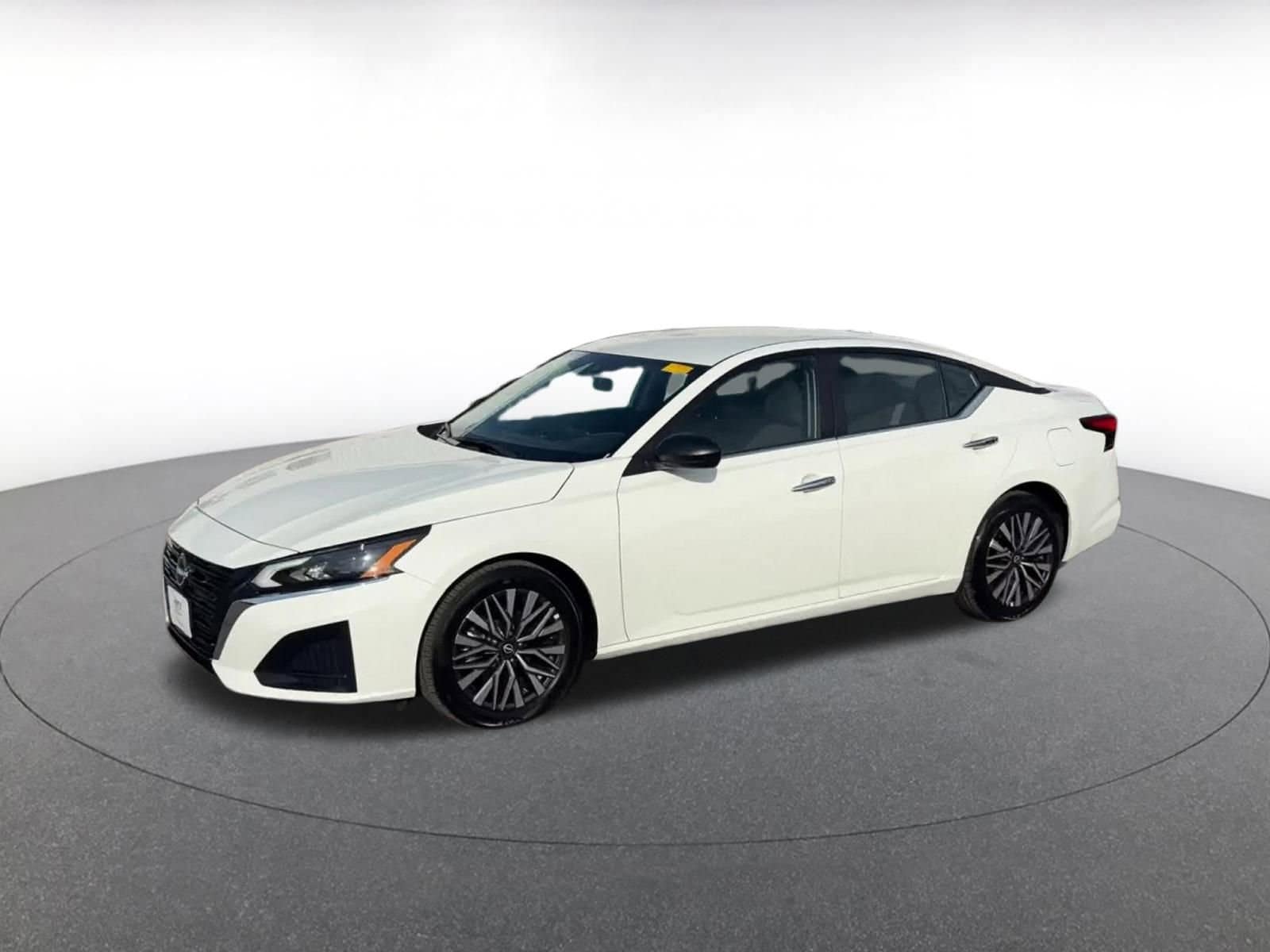 Thumbnail: 2025 Nissan Altima - 8