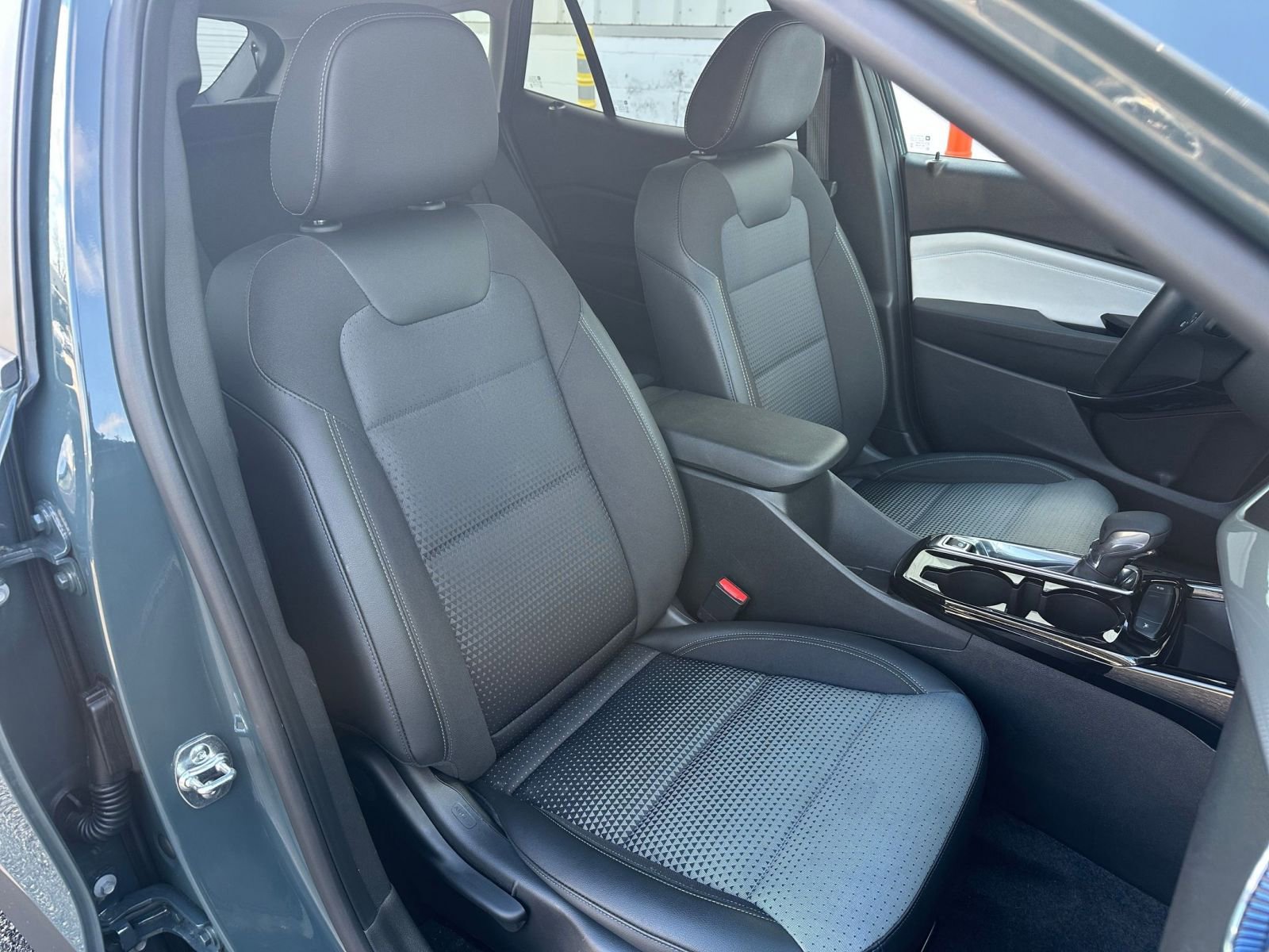 Thumbnail: 2025 Chevrolet Trax - 34