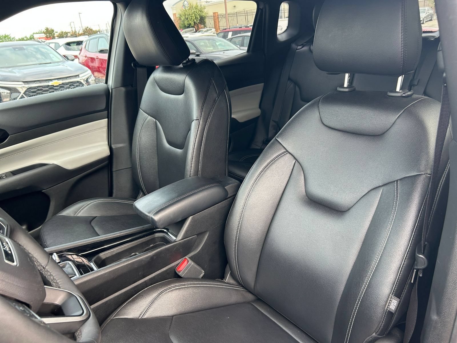 Thumbnail: 2025 Jeep Compass - 31