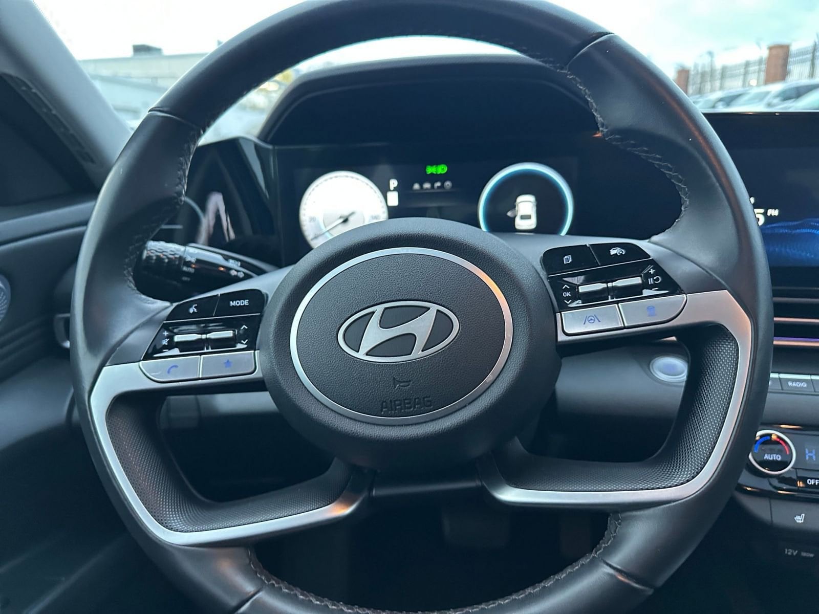 Thumbnail: 2025 Hyundai Elantra - 25