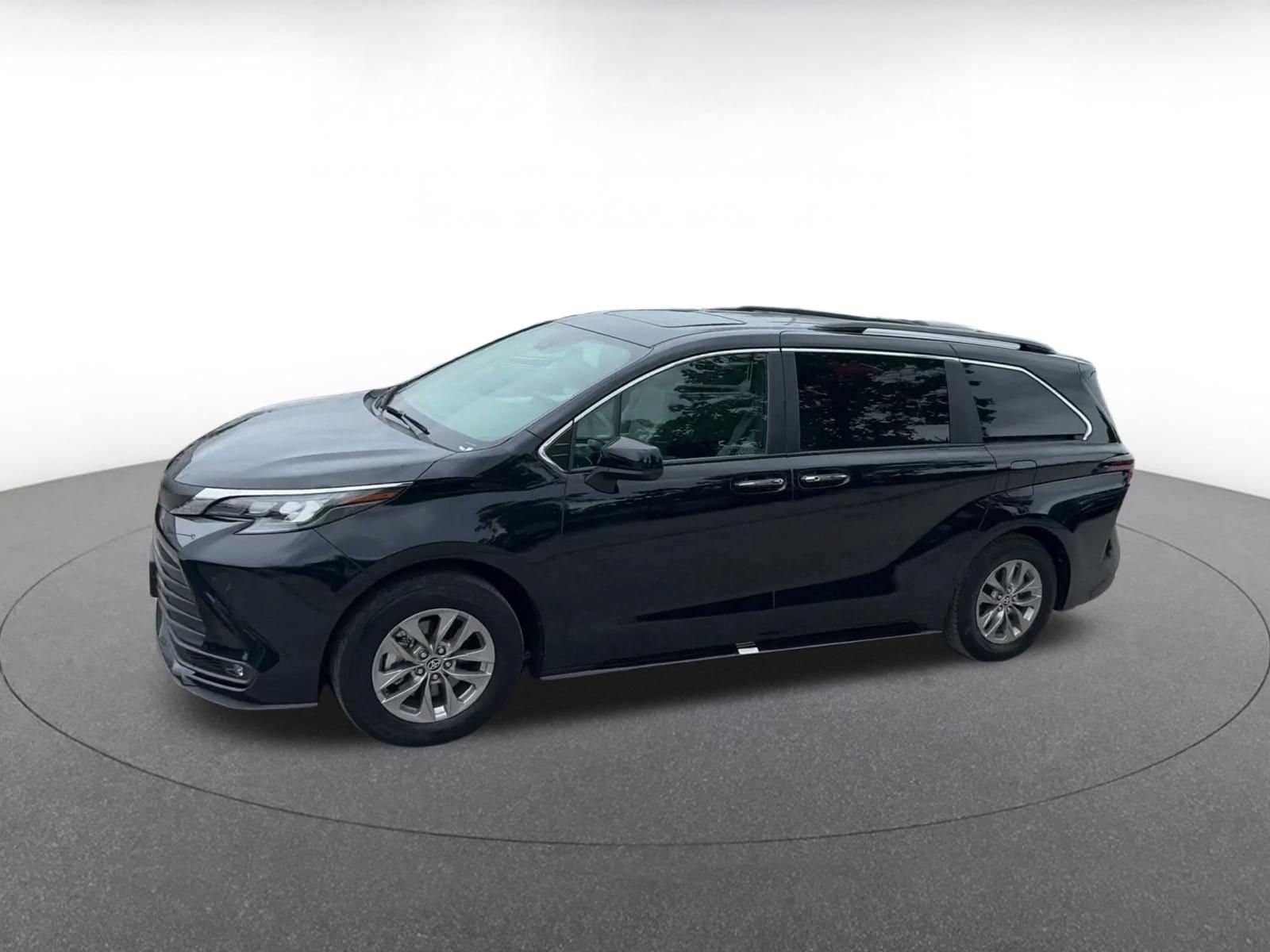 Thumbnail: 2025 Toyota Sienna - 7
