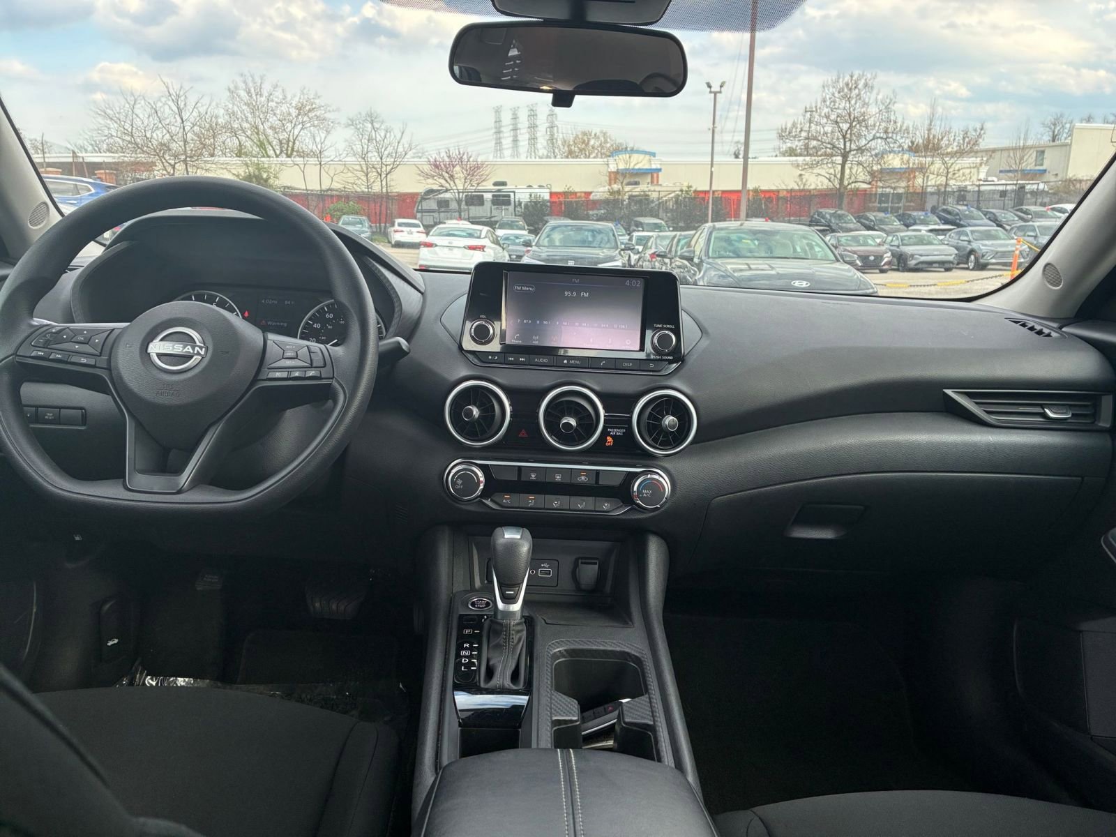 Thumbnail: 2025 Nissan Sentra - 28