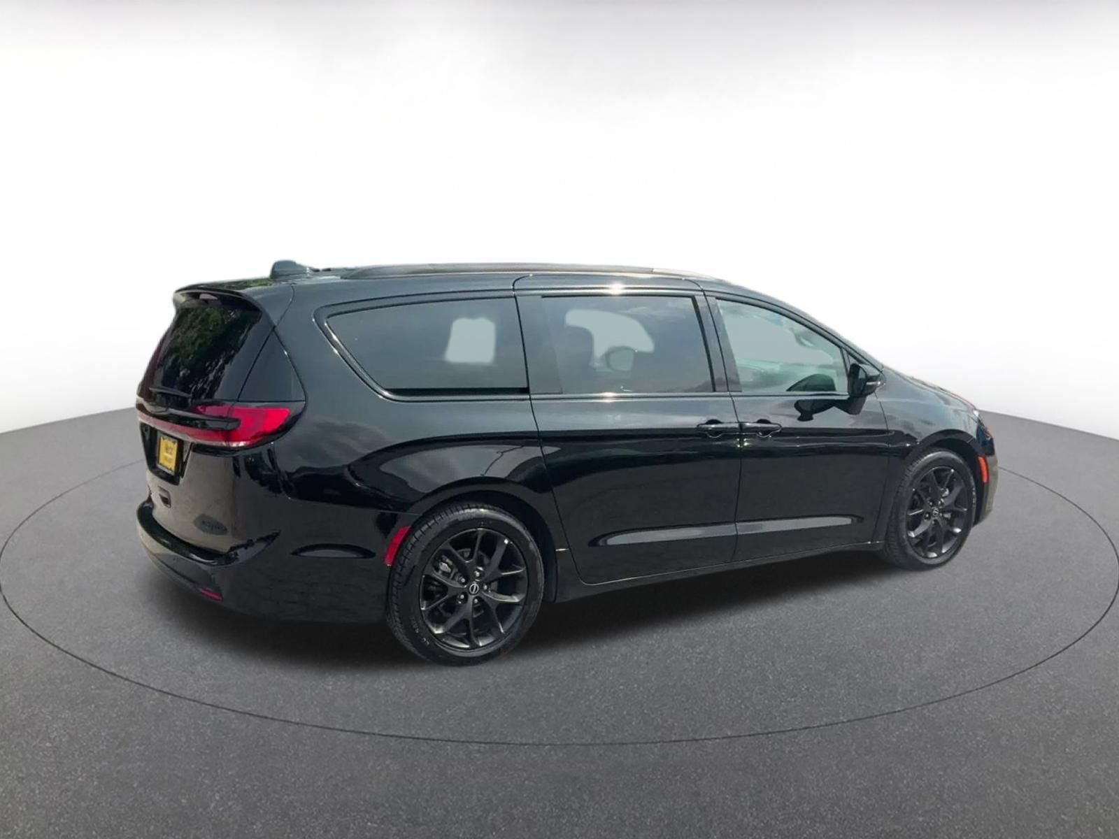 Thumbnail: 2025 Chrysler Pacifica - 15