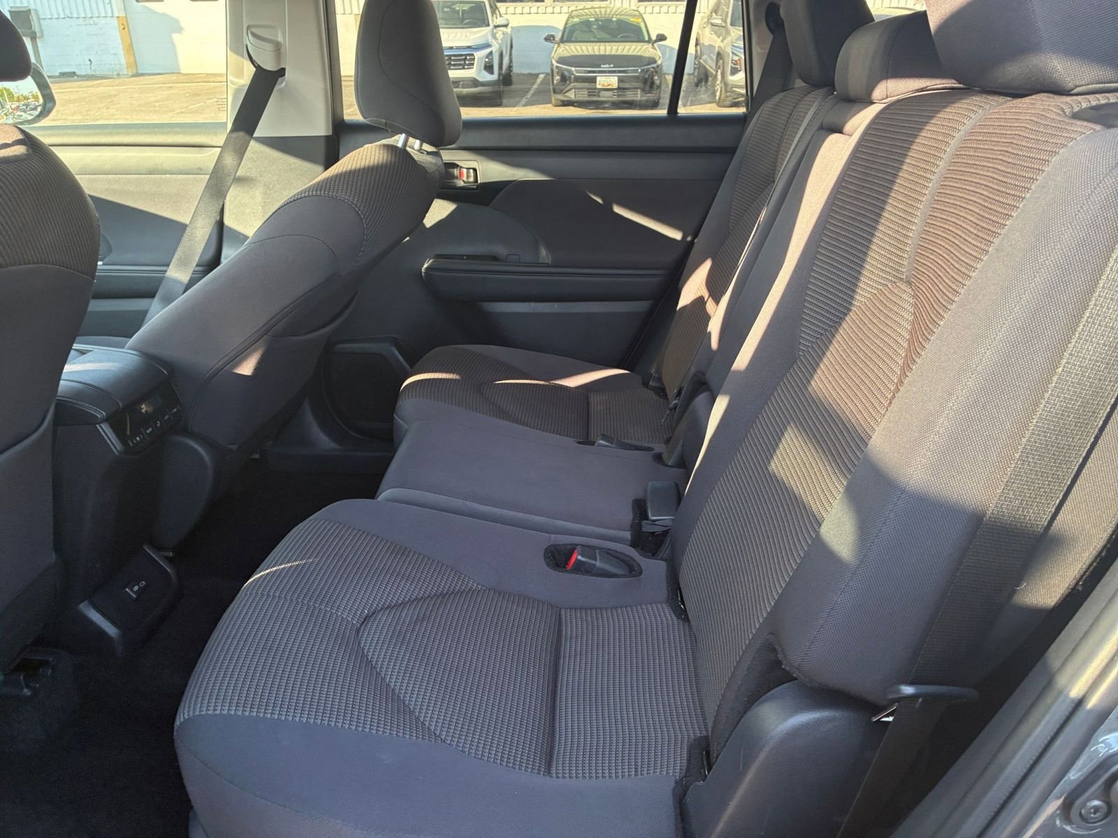 Thumbnail: 2025 Toyota Highlander - 27