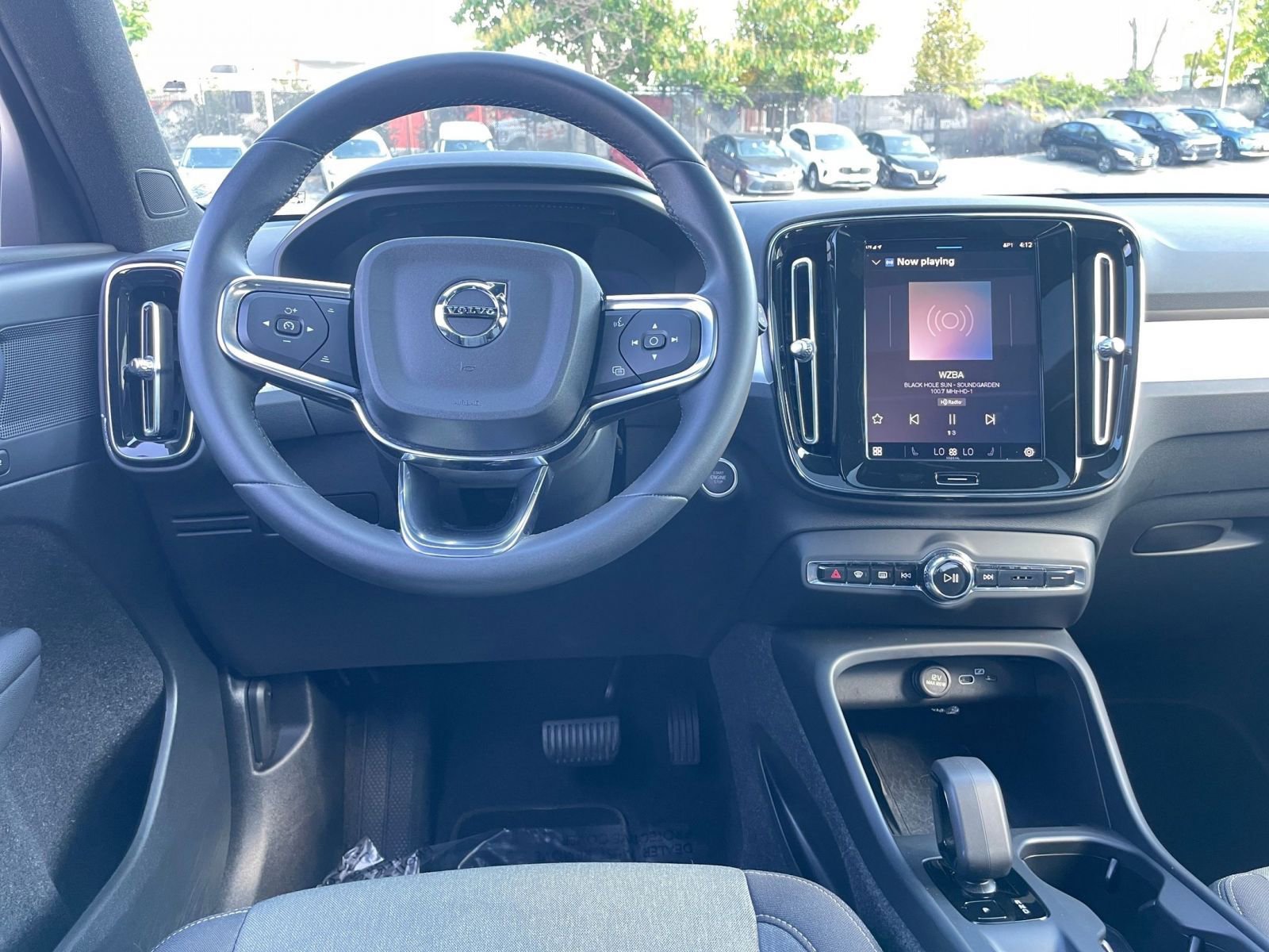 Thumbnail: 2024 Volvo XC40 - 35