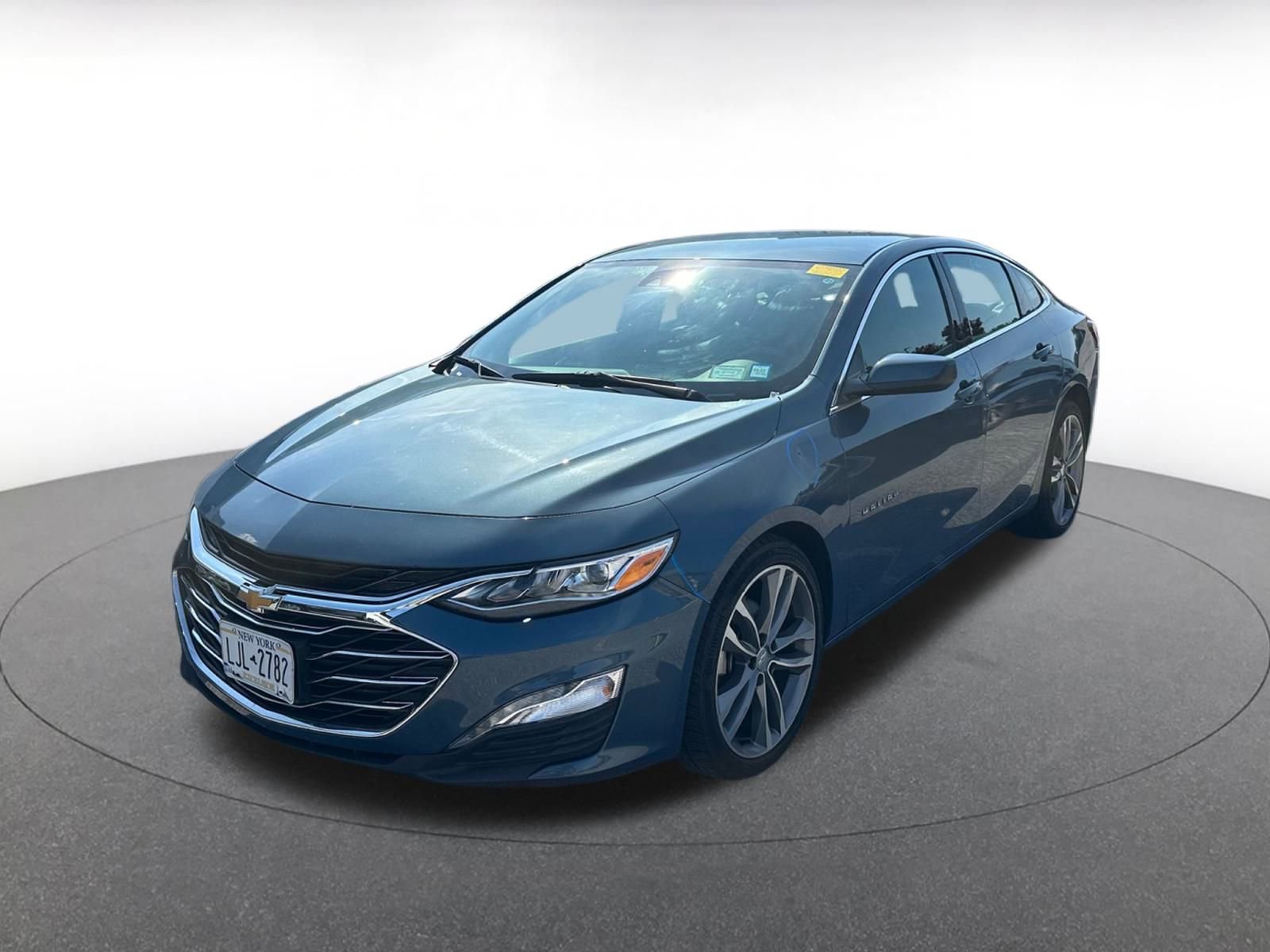 Thumbnail: 2024 Chevrolet Malibu - 3