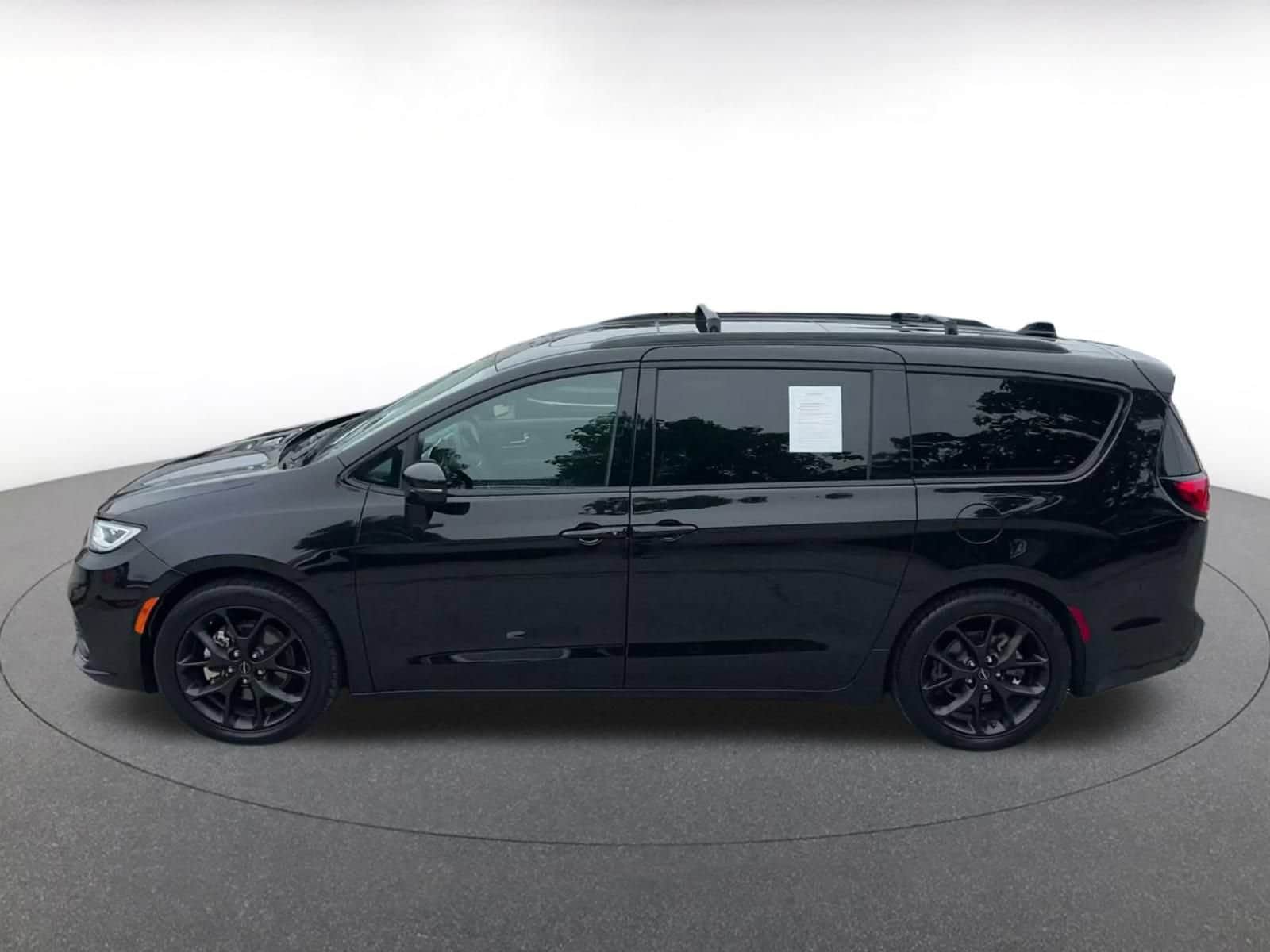 Thumbnail: 2025 Chrysler Pacifica - 7