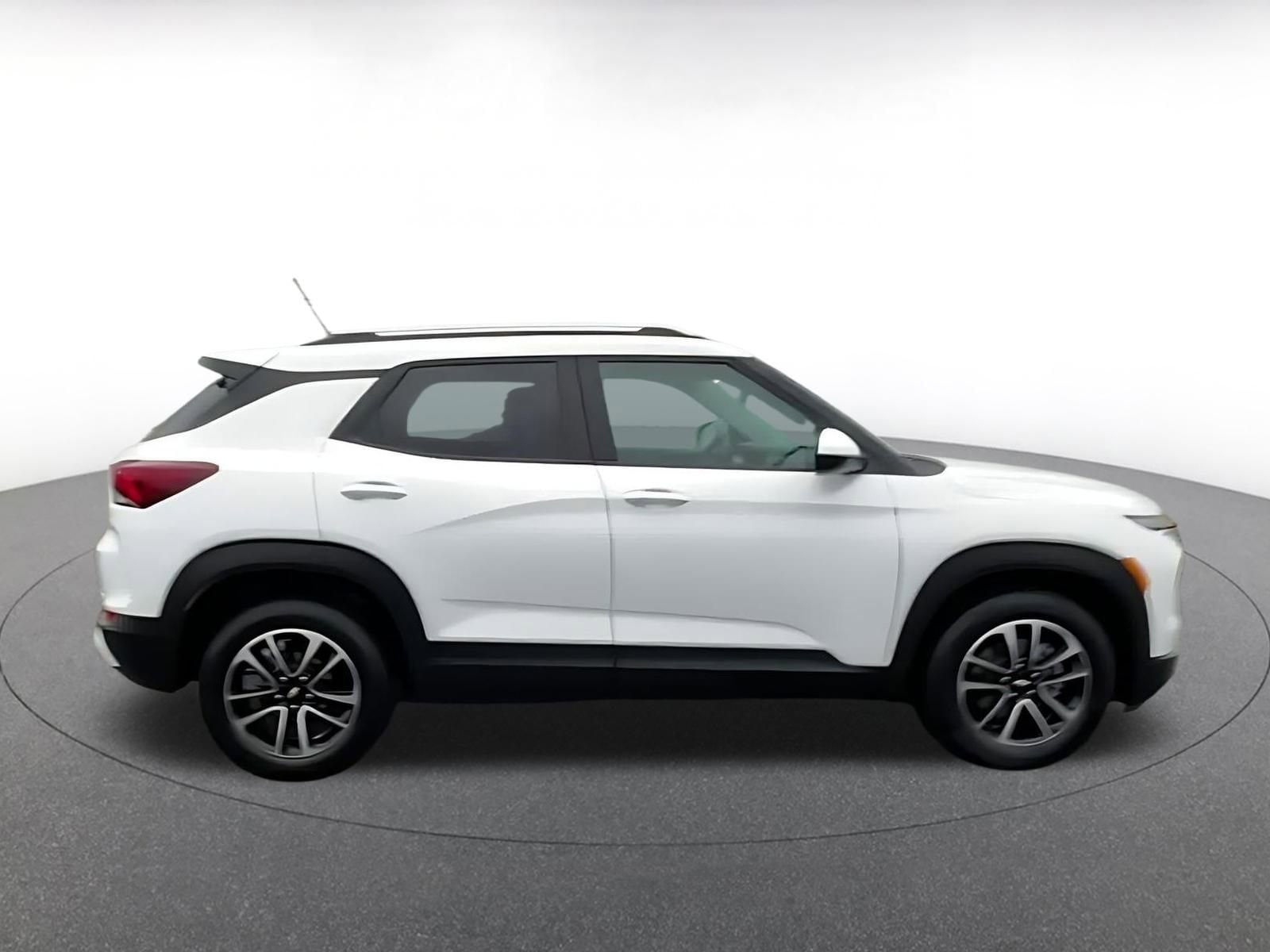 Thumbnail: 2025 Chevrolet TrailBlazer - 15