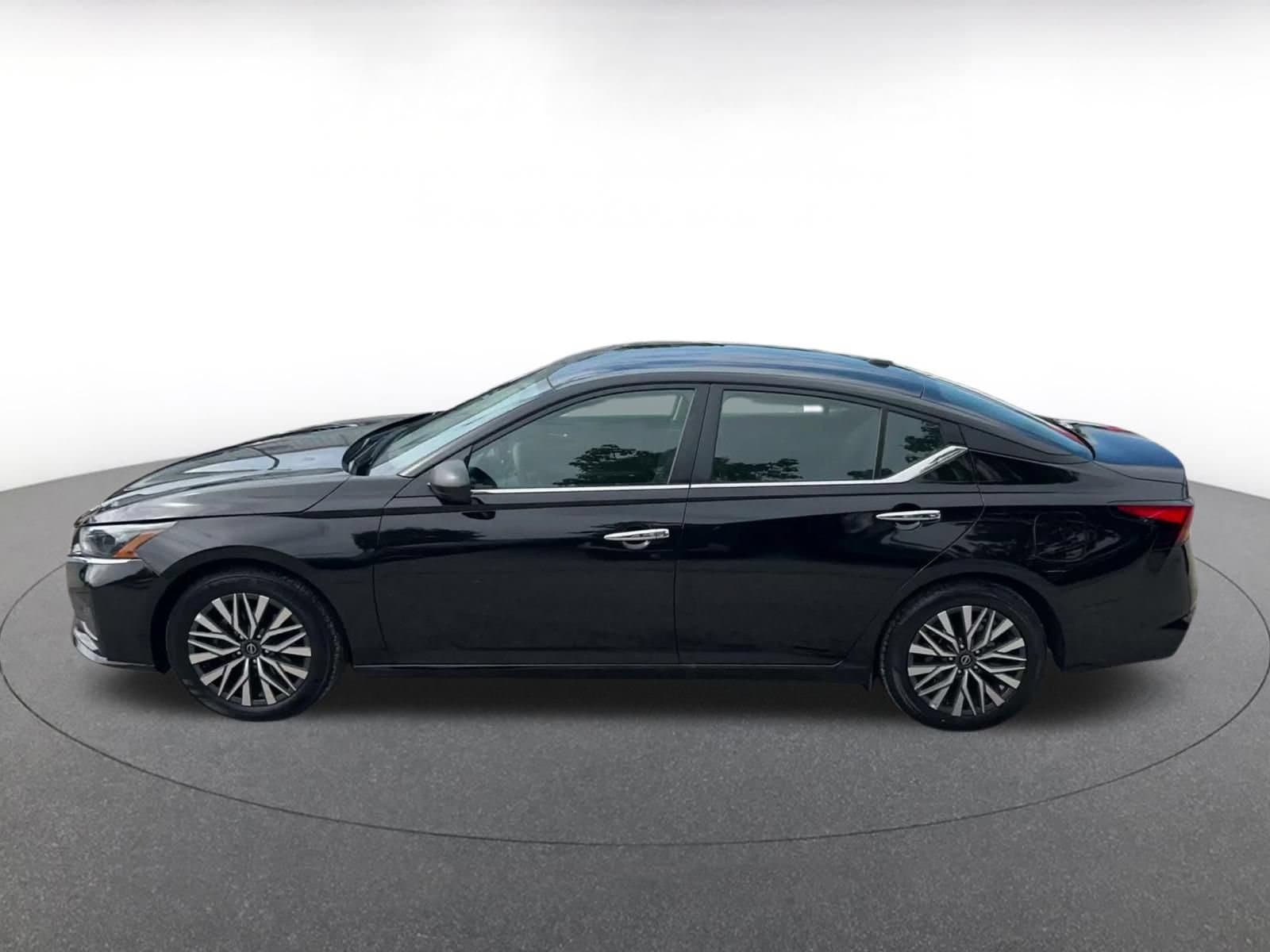 Thumbnail: 2025 Nissan Altima - 8