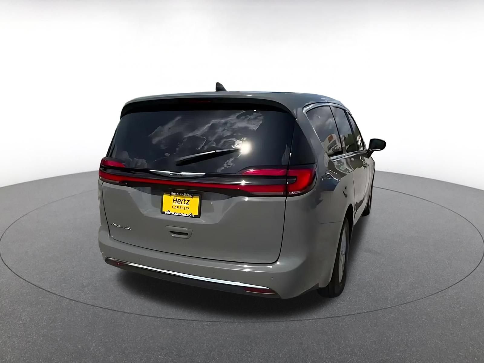 Thumbnail: 2025 Chrysler Pacifica - 14