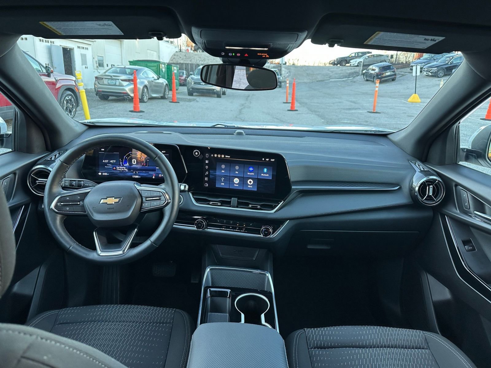 Thumbnail: 2025 Chevrolet Equinox - 32