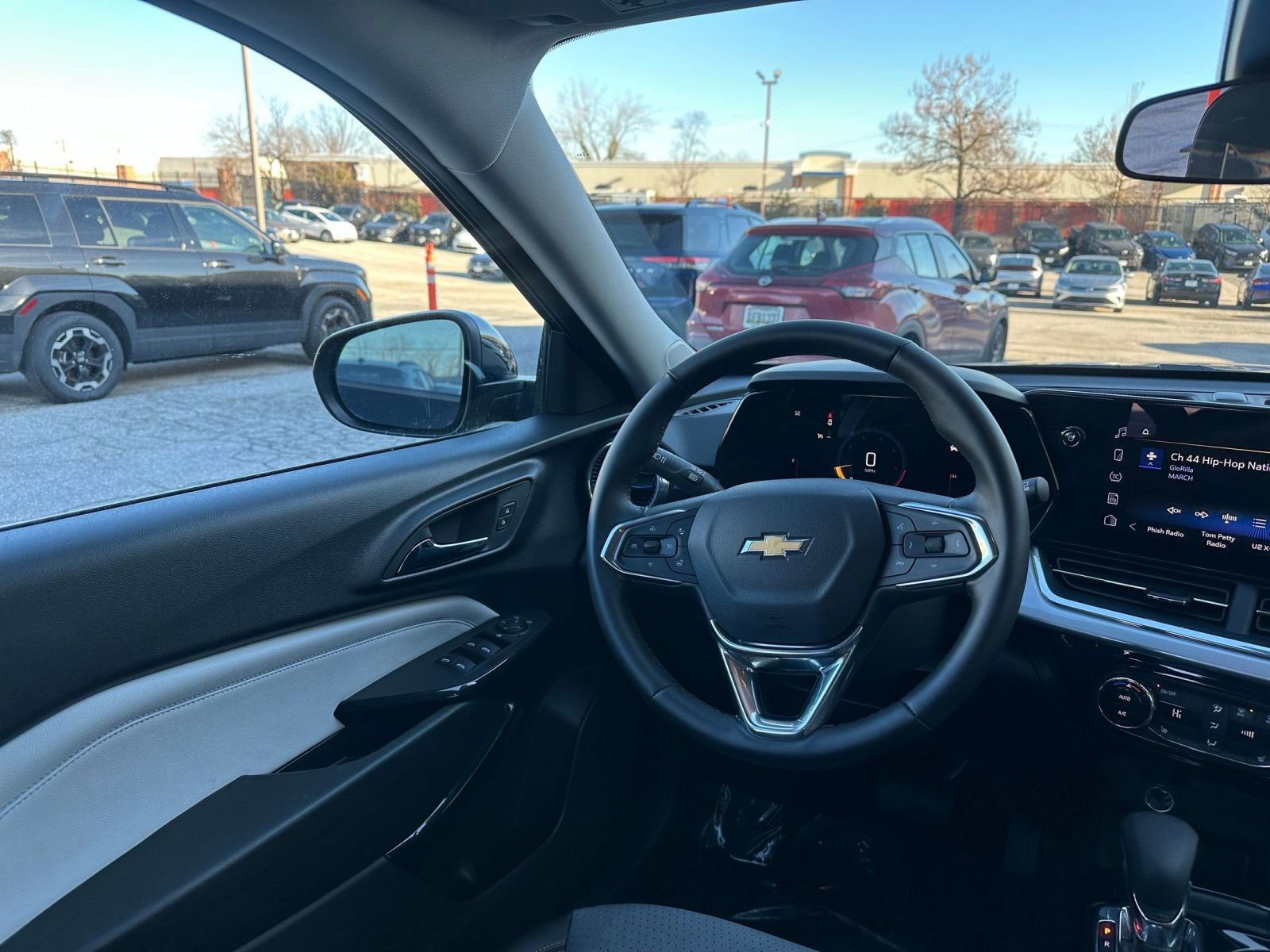 Thumbnail: 2025 Chevrolet Trax - 32