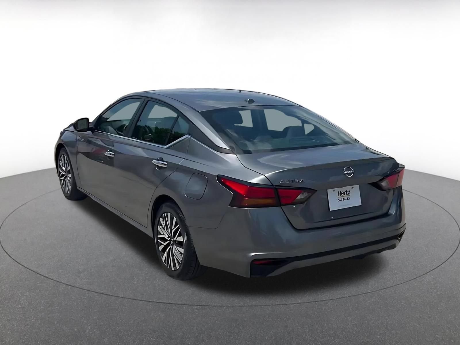 Thumbnail: 2025 Nissan Altima - 9