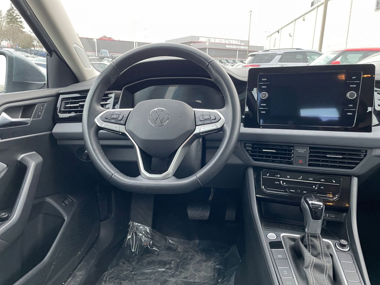 Thumbnail: 2025 Volkswagen Jetta - 34