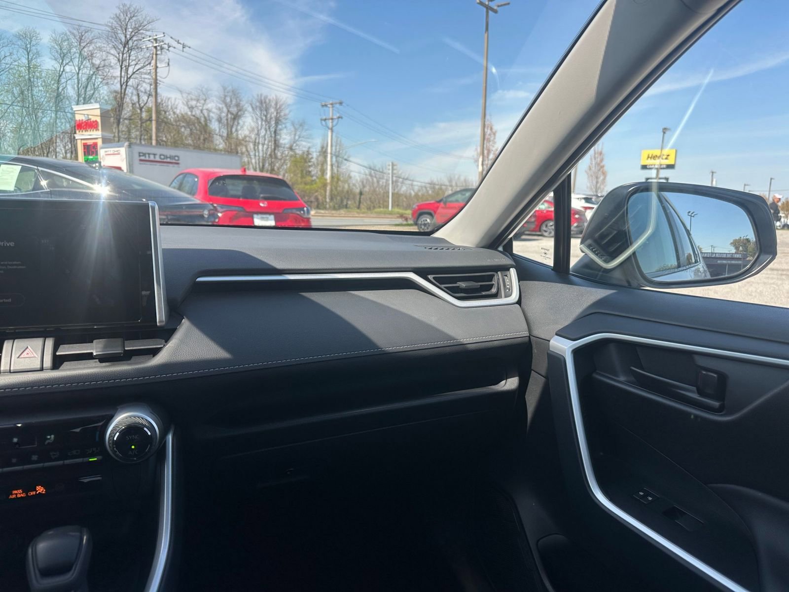 Thumbnail: 2025 Toyota RAV4 - 34