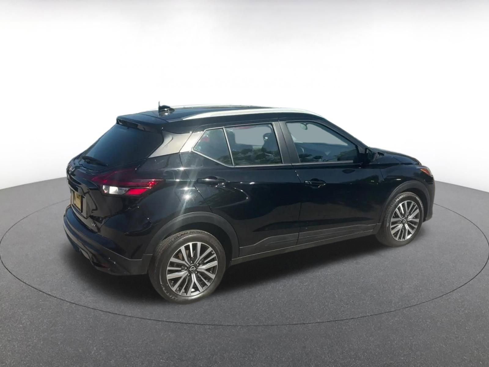 Thumbnail: 2024 Nissan Kicks - 15