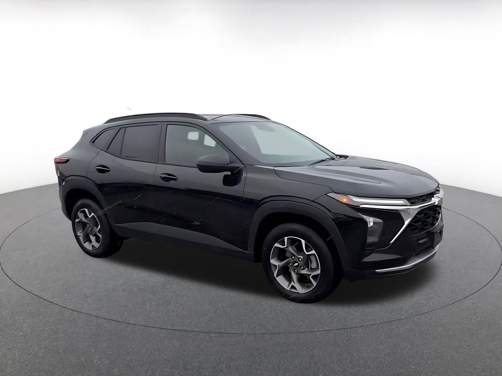 Thumbnail: 2025 Chevrolet Trax - 2